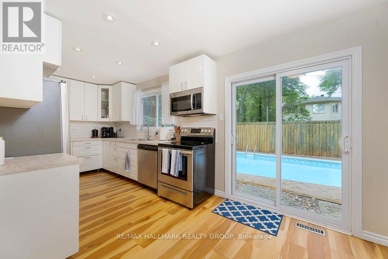 28623140/1656-canemore-crescent/fallingbrookpineridge/ottawa/ontario/K4A1S6_11