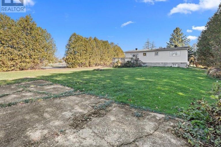 29519849/2462-dunning-road/cumberland-west/ottawa/ontario/K0A3E0_37