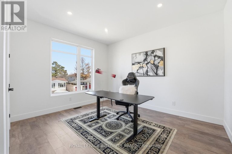 29663854/984-watson-street/fairfield-heights/ottawa/ontario/K2B6C2_31