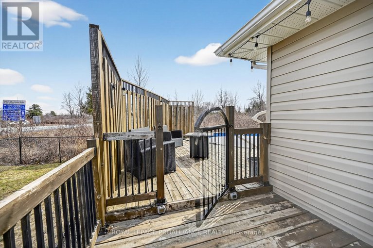 29557467/5500-meadowbrook-drive/iroquois/south-dundas/ontario/K0E1K0_34