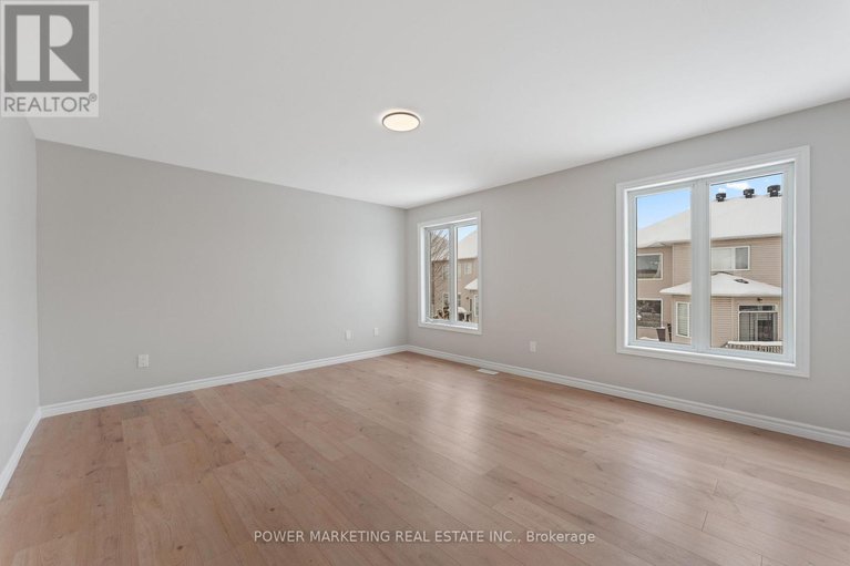 29217324/730-scala-avenue/avalon-east/ottawa/ontario/K4A4N8_18