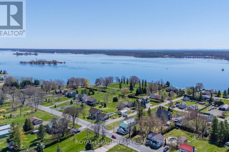 29672745/12106-lakeshore-drive/south-dundas-williamsburgh-twp/south-dundas/ontario/K0C1X0_43