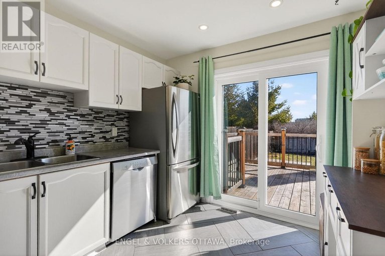 29596735/1499-corsham-avenue/fallingbrookpineridge/ottawa/ontario/K4A3M6_20