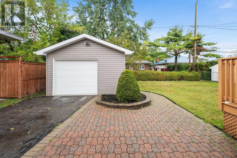28867209/853-chapman-boulevard/elmvale-acres/ottawa/ontario/K1G1V1_20