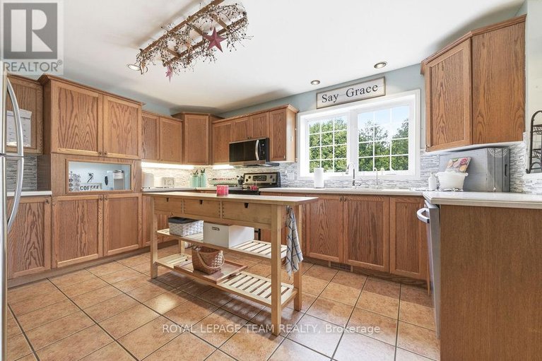 29617709/5195-mcdonalds-corners-road/lanark-highlands-dalhousie-twp/lanark-highlands/ontario/K0G1M0_9