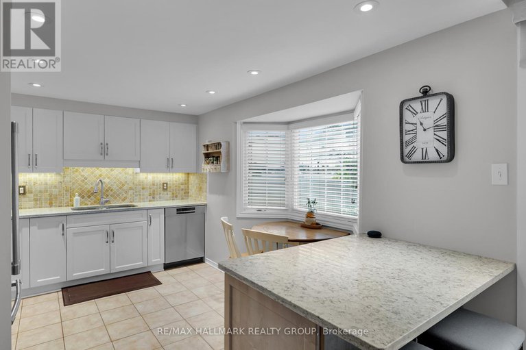 28637166/610-steller-street/fallingbrookpineridge/ottawa/ontario/K4A1N1_15