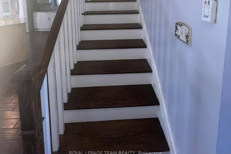 29658665/87-grady-crescent/sheahan-estatestrend-village/ottawa/ontario/K2H5S2_6