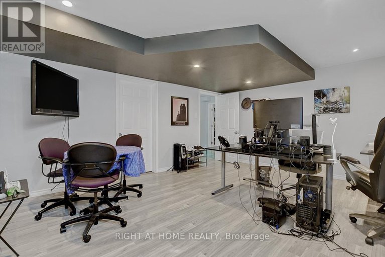 29641405/701-everlasting-crescent/springridgeeast-village/ottawa/ontario/K4A0K2_42