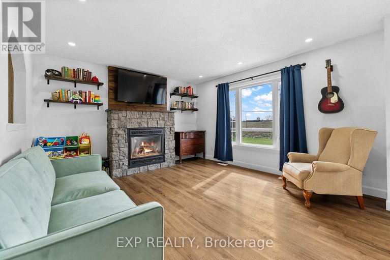 29648094/1629-white-lake-road/mcnabbraeside-twps/mcnabbraeside/ontario/K7S3G9_15