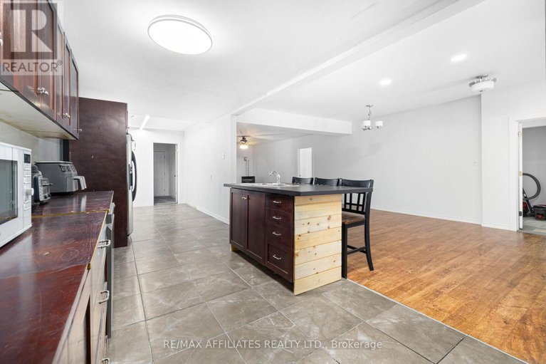 28666131/79-george-street/lanark-highlands-lanark-village/lanark-highlands/ontario/K0G1K0_21