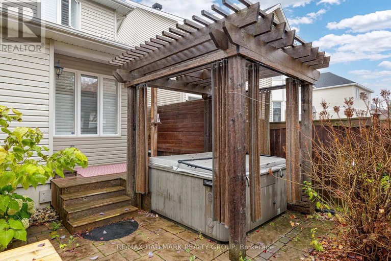 29354071/10-friendly-crescent/stittsville-south/ottawa/ontario/K2S2B6_33