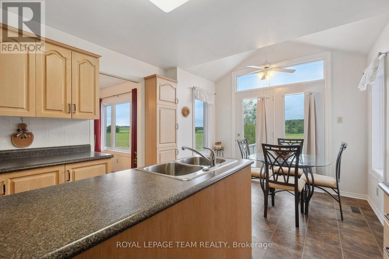 28499576/8665-russell-road/navan/ottawa/ontario/K4B0J7_16