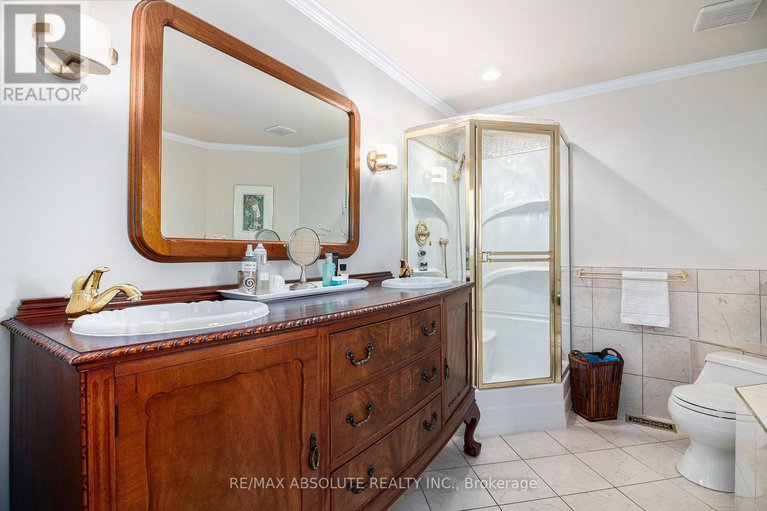28323111/47-robinson-avenue/sandy-hill/ottawa/ontario/K1N8N8_19