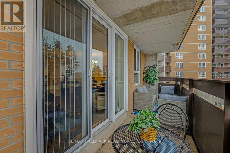 29621079/210-2000-jasmine-crescent/beacon-hill-south/ottawa/ontario/K1J8K4_20