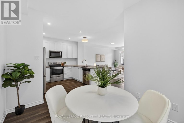 29689690/21-caspian-row/emerald-meadowstrailwest/ottawa/ontario/K2V0R7_13