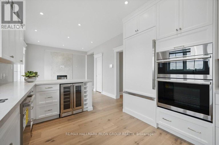 28463526/6373-radisson-way/hiawatha-parkconvent-glen/ottawa/ontario/K1C2Z9_10