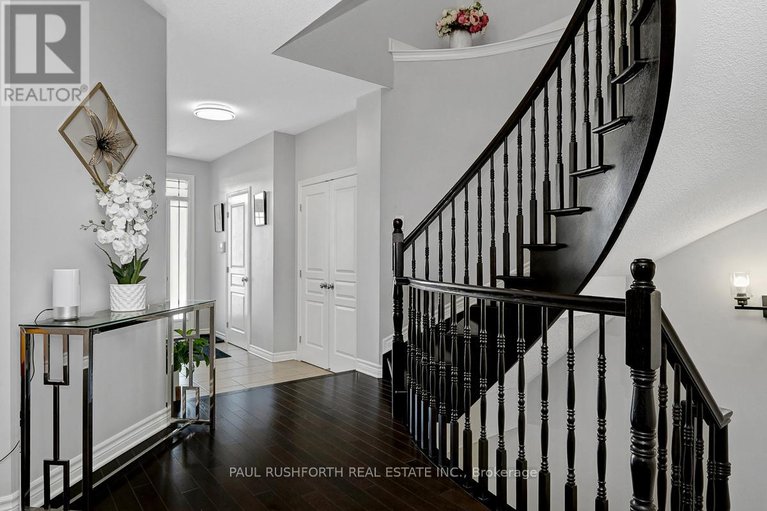 29396767/560-du-pin-rouge-way/mer-bleuebradley-estatesanderson-park/ottawa/ontario/K1W0C4_6