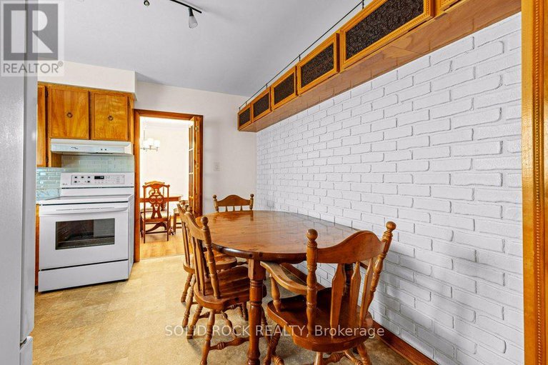 28357814/7-brouse-drive/iroquois/south-dundas/ontario/K0E1K0_15