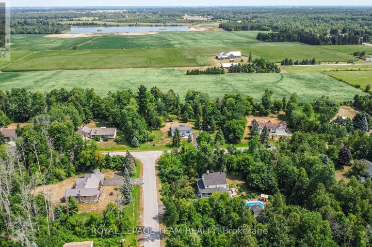 28702600/14-mountain-ash-drive/north-grenville-twp-kemptville-east/north-grenville/ontario/K0G1J0_28