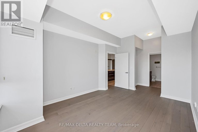 29431366/1202-200-besserer-street/sandy-hill/ottawa/ontario/K1N0A7_20