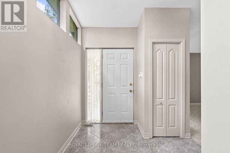 28660553/1952-fairbanks-avenue/alta-vistafaircrest-heights/ottawa/ontario/K1H5Y4_4