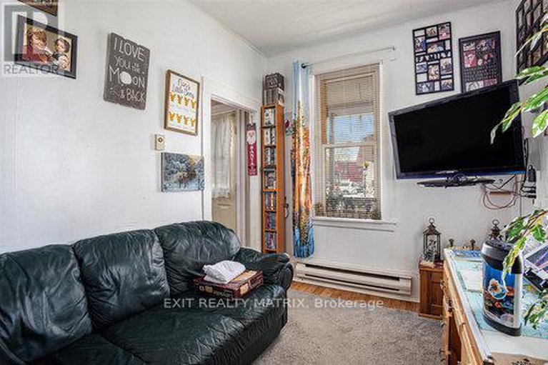 28312365/203-castor-street/village-of-russell/russell/ontario/K4R1C7_16
