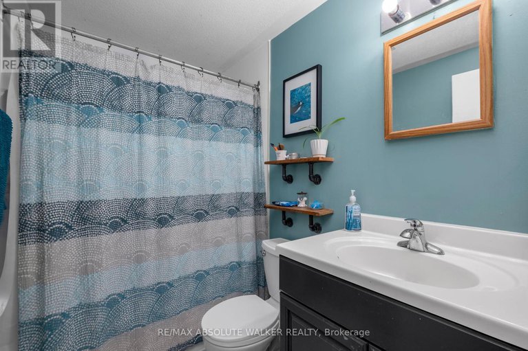 28742533/428-hatfield-crescent/bilberry-creekqueenswood-heights/ottawa/ontario/K1E1M8_14