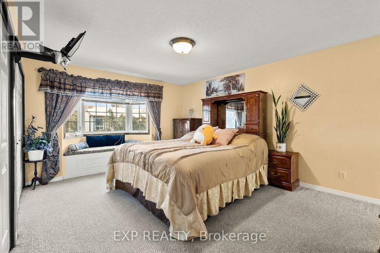 29397819/1424-progress-place/pineview/ottawa/ontario/K1B5M3_20