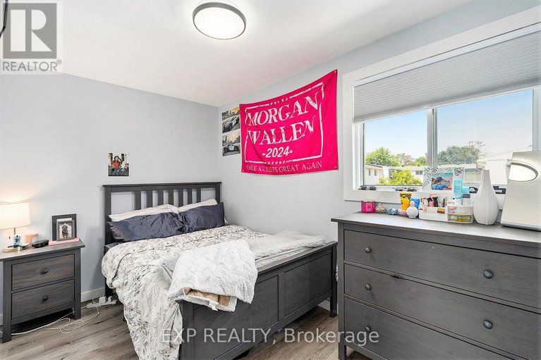 28484496/d-1520-beaverpond-drive/pineview/ottawa/ontario/K1B3R9_20