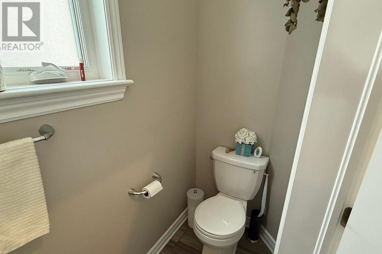 29416136/821-cedar-creek-drive/blossom-parkkemp-parkfindlay-creek/ottawa/ontario/K1T0B3_7