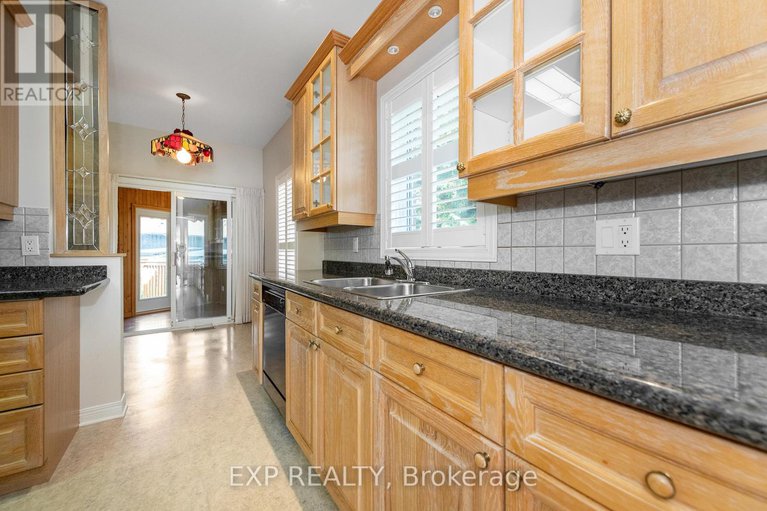 28890055/243-marilyn-avenue/mooneys-bayrevelstoke/ottawa/ontario/K1V7E4_21