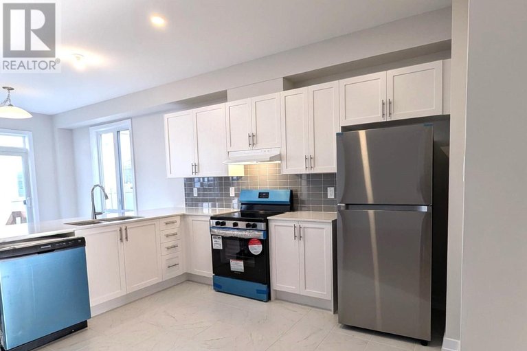 29484136/73-hackamore-crescent/goulbourn-twp-from-franktown-rdsouth-to-rideau/ottawa/ontario/K0A2Z0_9