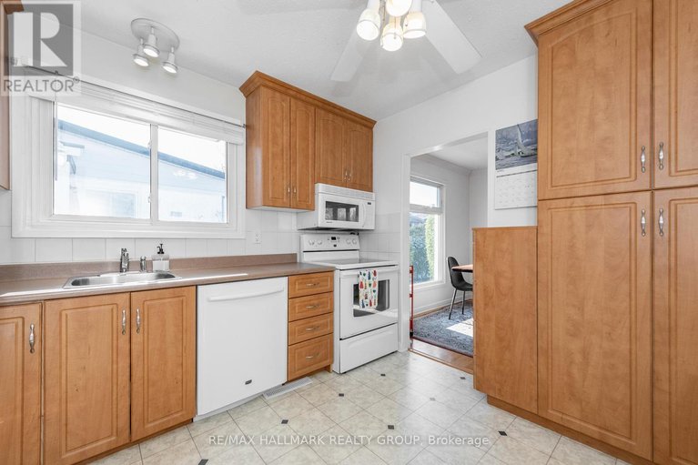 29585556/20-mulvagh-avenue/borden-farmstewart-farmcarleton-heightsparkwood-hills/ottawa/ontario/K2E6M6_15