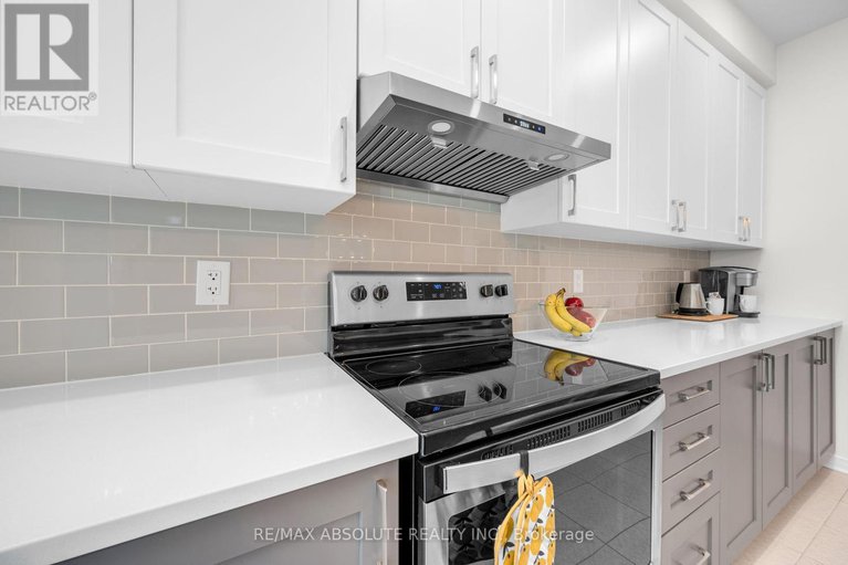 28578833/302-haliburton-heights/emerald-meadowstrailwest/ottawa/ontario/K2S1S3_23