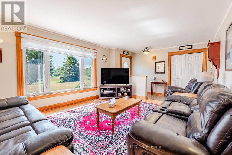 29038692/14215-county-rd-2-highway/south-stormont-osnabruck-twp/south-stormont/ontario/K0C1M0_11