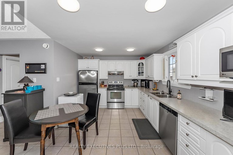 29580486/11-grove-street/iroquois/south-dundas/ontario/K0E1K0_11