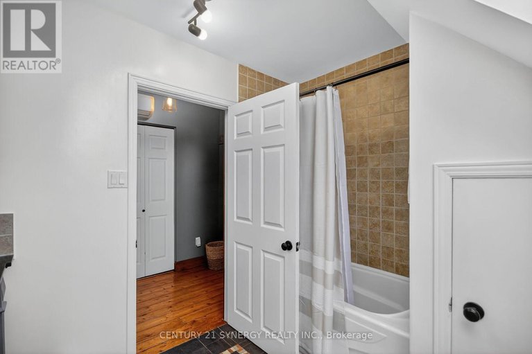 29043426/103-queen-charlotte-street/richmond/ottawa/ontario/K0A2Z0_31