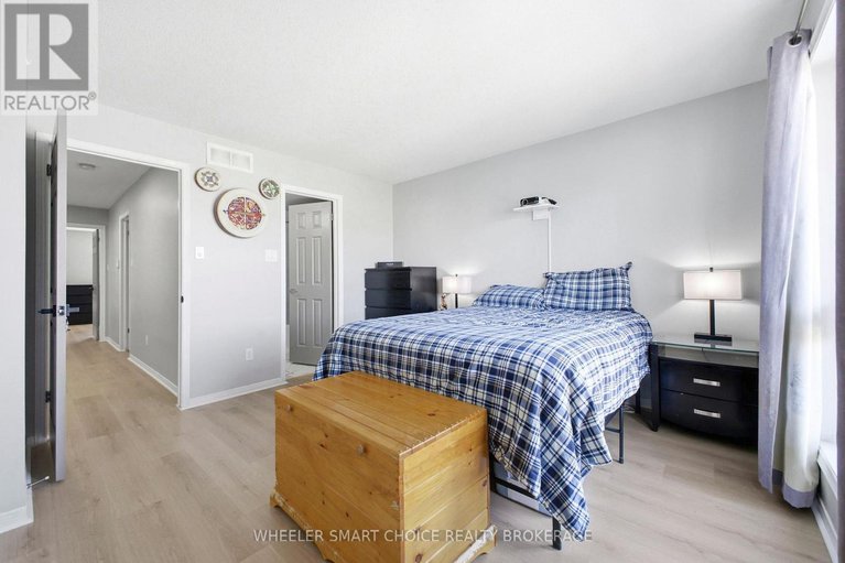 29436977/11-432-hillsboro-private/emerald-meadowstrailwest/ottawa/ontario/K2M3A8_34