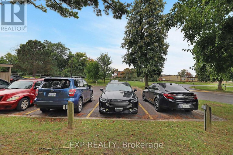 28834452/212-214-viewmount-drive/borden-farmstewart-farmcarleton-heightsparkwood-hills/ottawa/ontario/K2E7X3_26