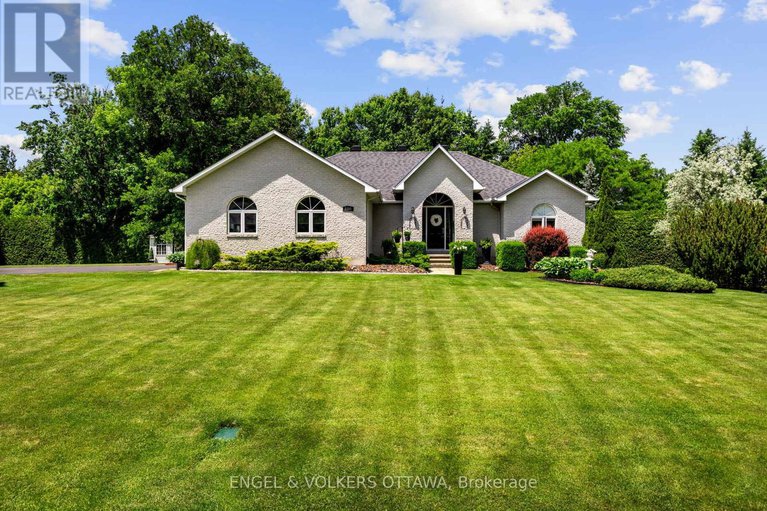 28611579/1591-stephanie-anne-drive/greely/ottawa/ontario/K4P1M8_1
