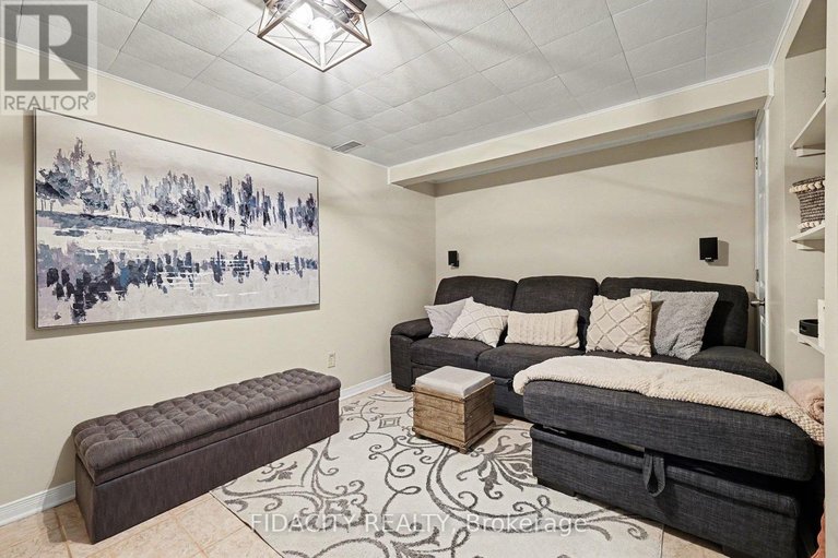 29485889/28-glamorgan-drive/glencairnhazeldean/ottawa/ontario/K2L1P9_24