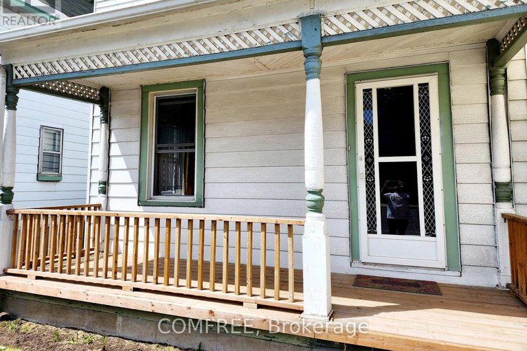 28368285/274-bell-street-s/west-centre-town/ottawa/ontario/K1S4J8_8