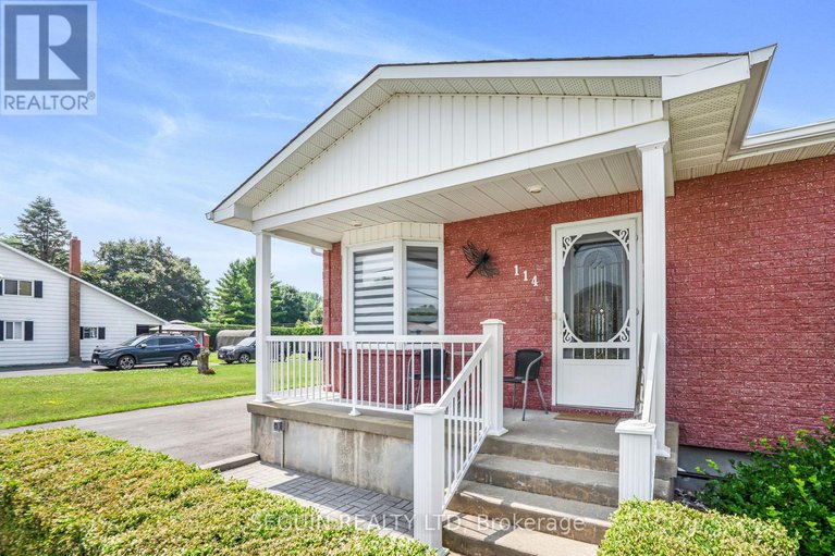 28620746/114-stanley-avenue/vankleek-hill/champlain/ontario/K0B1R0_3