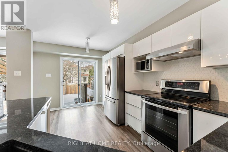 29443377/123-kinross-private/morgans-grantsouth-march/ottawa/ontario/K2K3P9_23