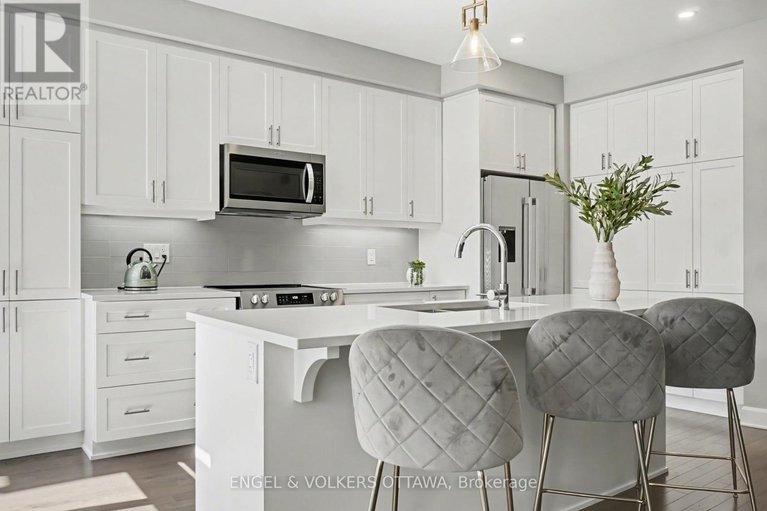 29646599/57-mandevilla-crescent/blossom-parkkemp-parkfindlay-creek/ottawa/ontario/K1T0Y2_6