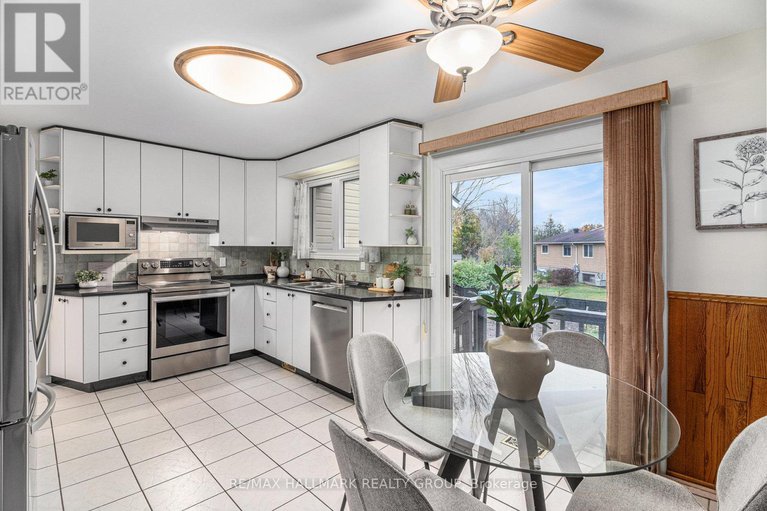 29090721/1366-metz-crescent/carson-grove/ottawa/ontario/K1K3Z5_12