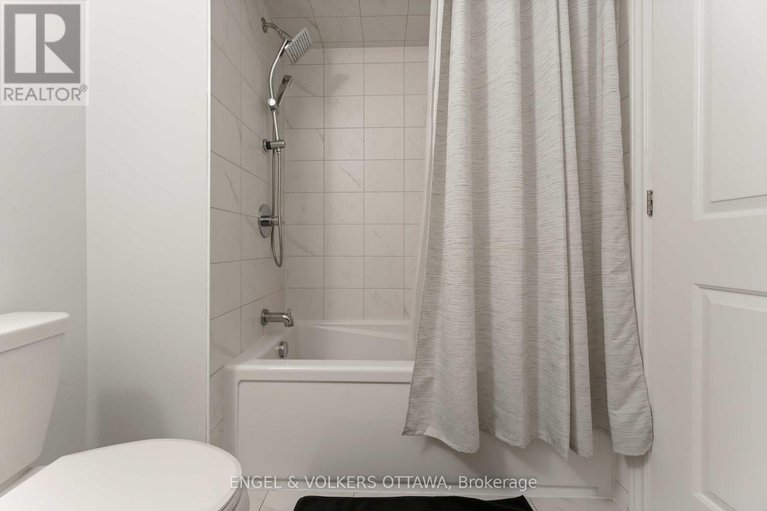 29006127/781-cairn-crescent/mer-bleuebradley-estatesanderson-park/ottawa/ontario/K1W0P7_32