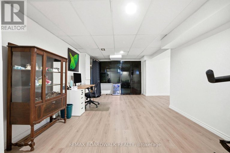 29434005/49-liston-crescent/katimavik/ottawa/ontario/K2L2W3_33