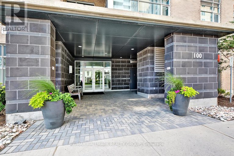 28449857/604-100-champagne-avenue-s/west-centre-town/ottawa/ontario/K1S4P4_2