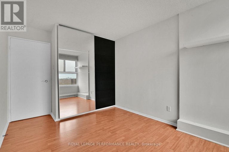 29621619/1102-1785-frobisher-lane/riverview-park/ottawa/ontario/K1G3T7_22